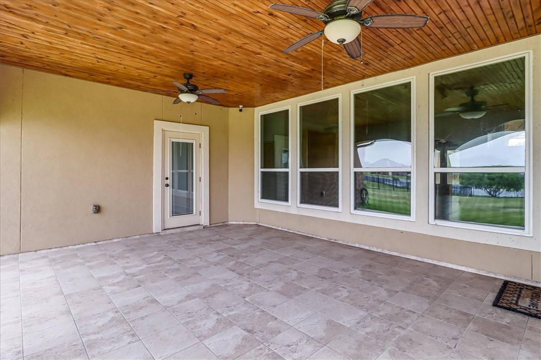 6241 Lago Vista Dr Property Photo 16