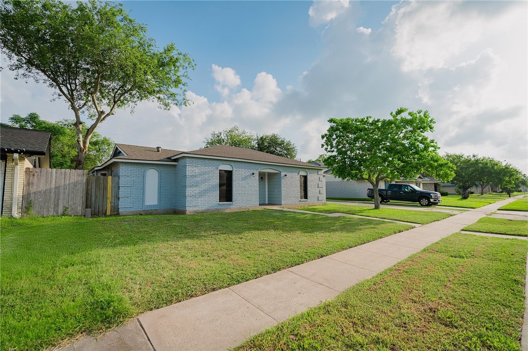 3809 Capri Dr Property Photo 2