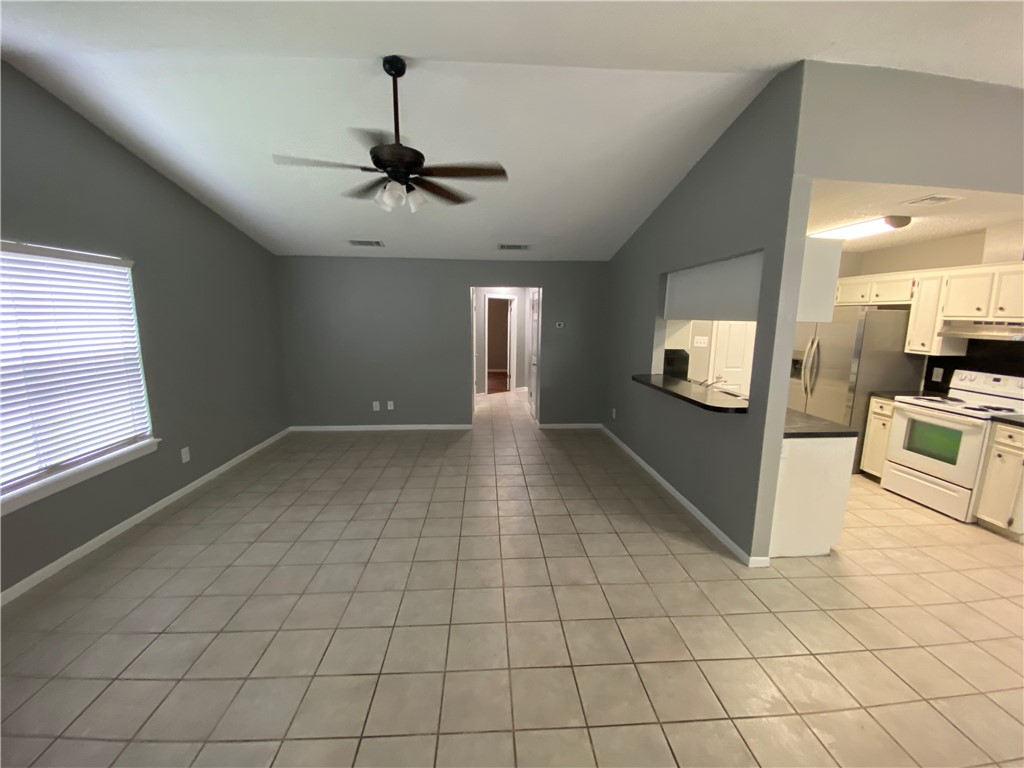 7201 Kress F4 Property Photo 2