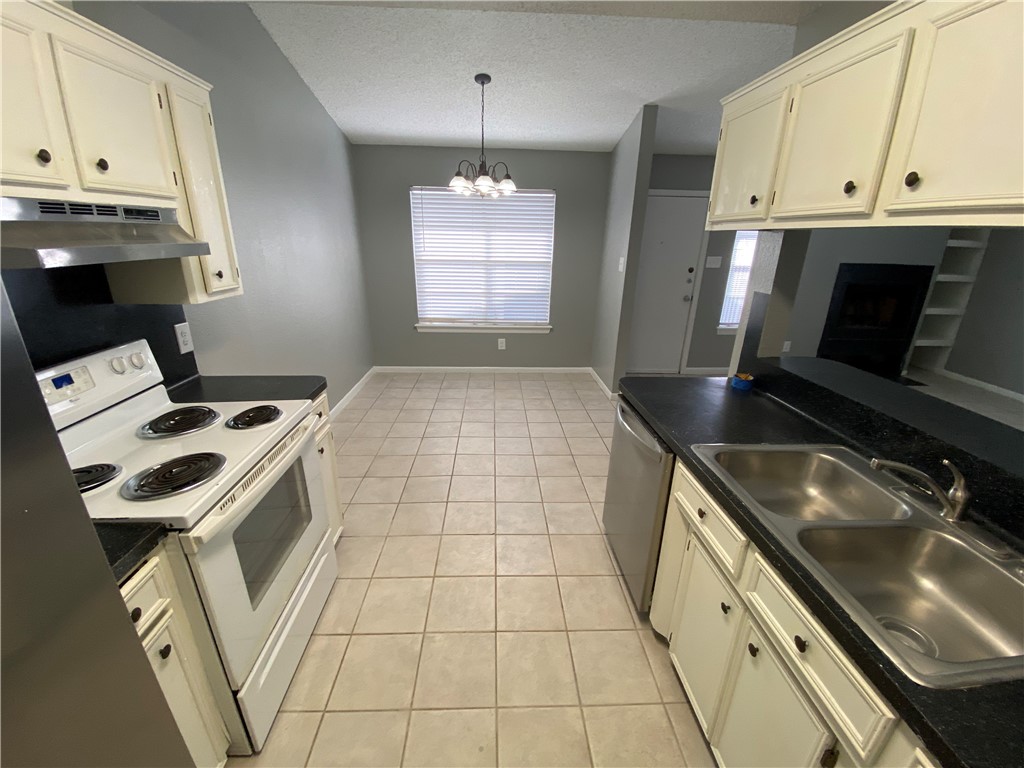 7201 Kress F4 Property Photo 6