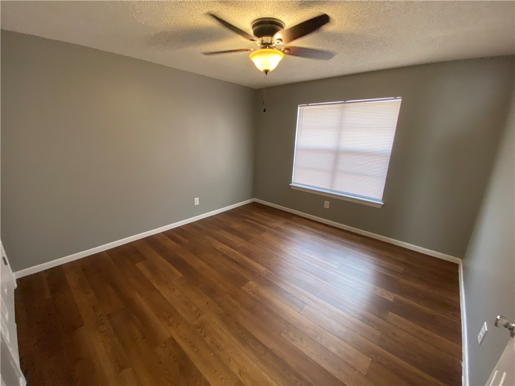 7201 Kress F4 Property Photo 10