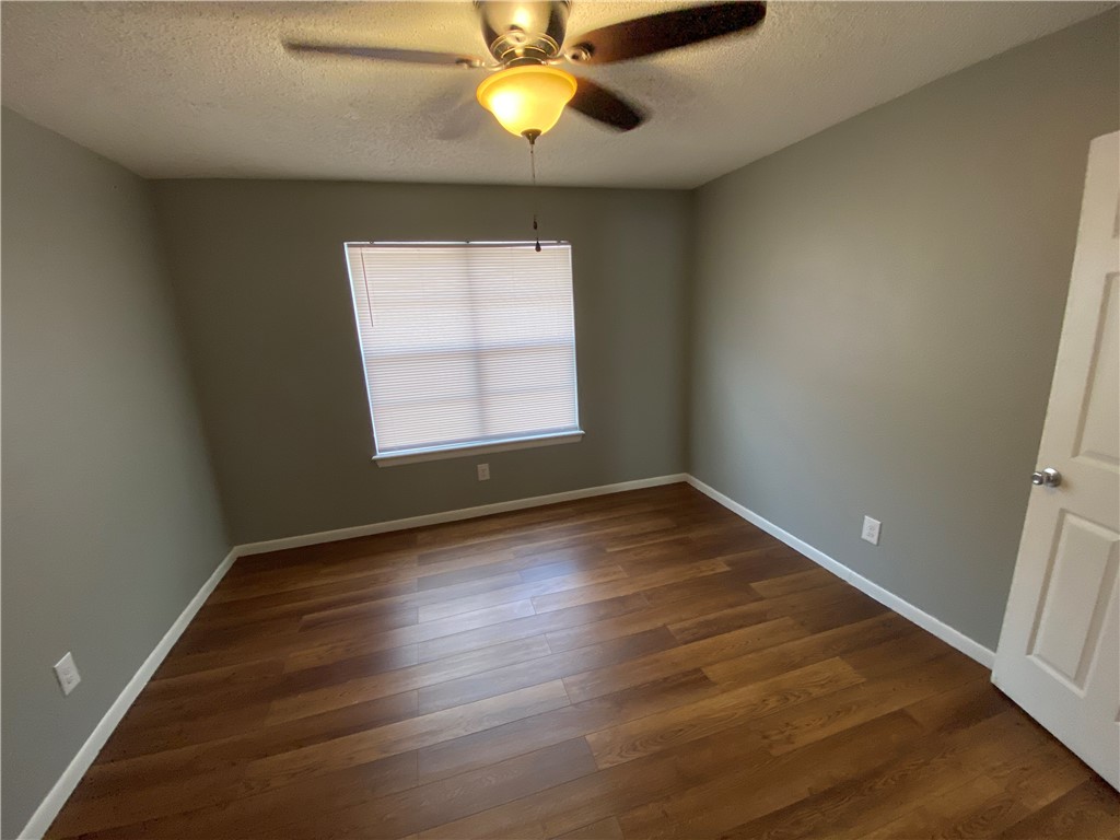 7201 Kress F4 Property Photo 11