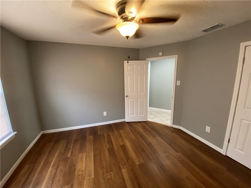 7201 Kress F4 Property Photo 13