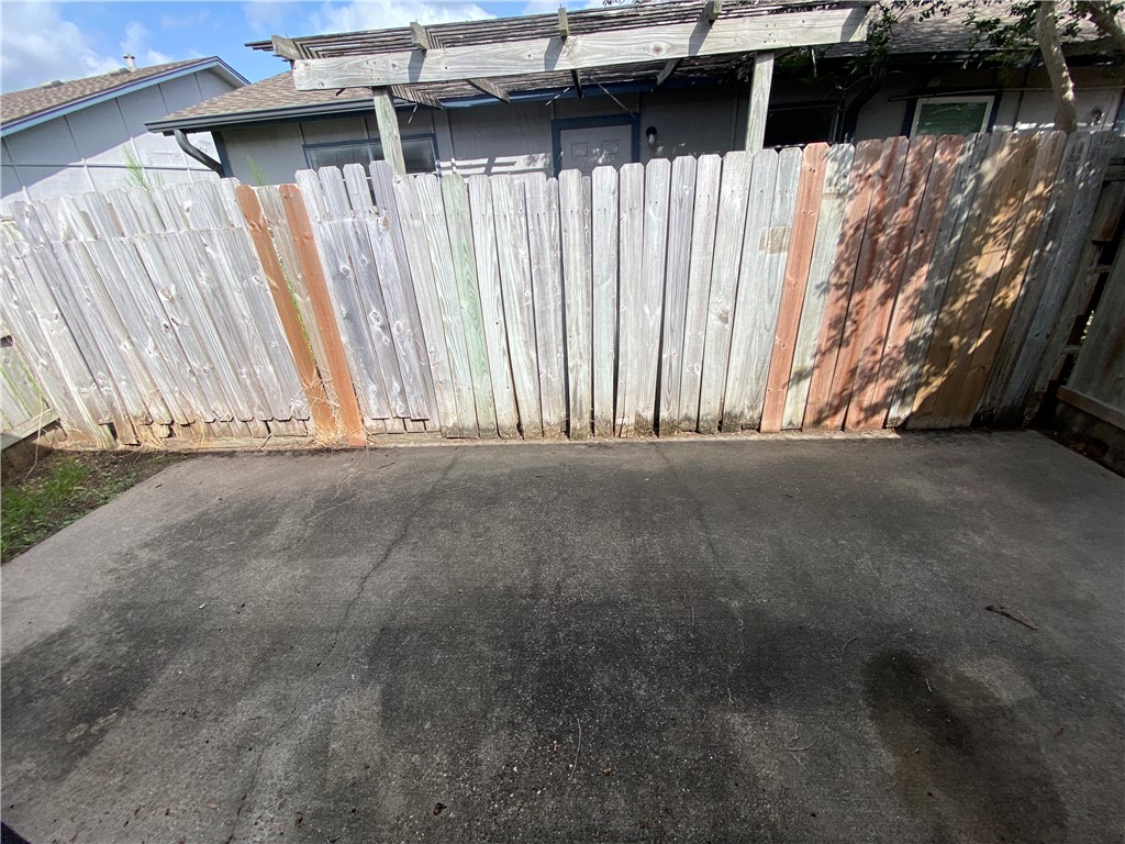 7201 Kress F4 Property Photo 18