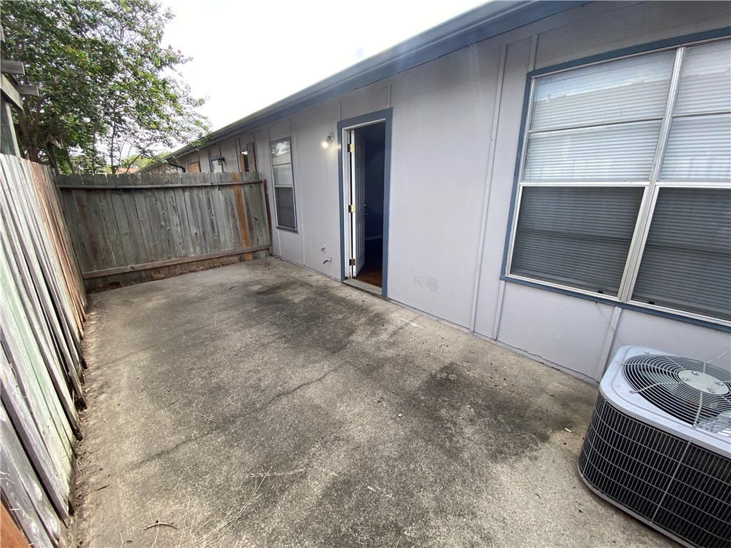 7201 Kress F4 Property Photo 20