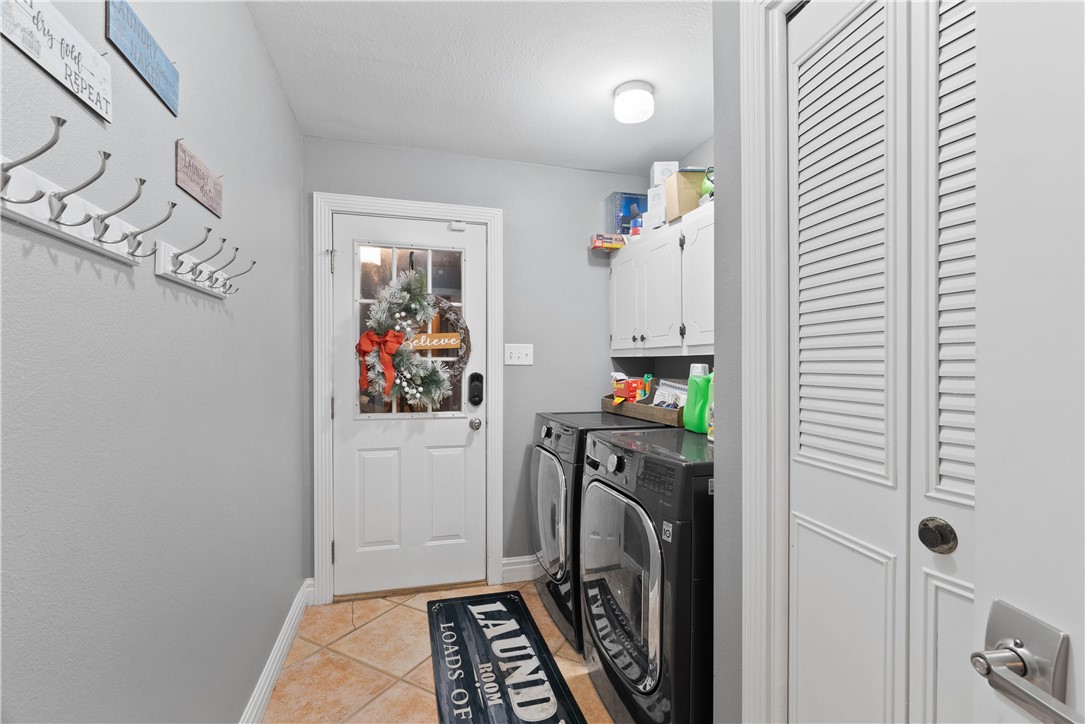 1413 Alta Vista St Property Photo 6