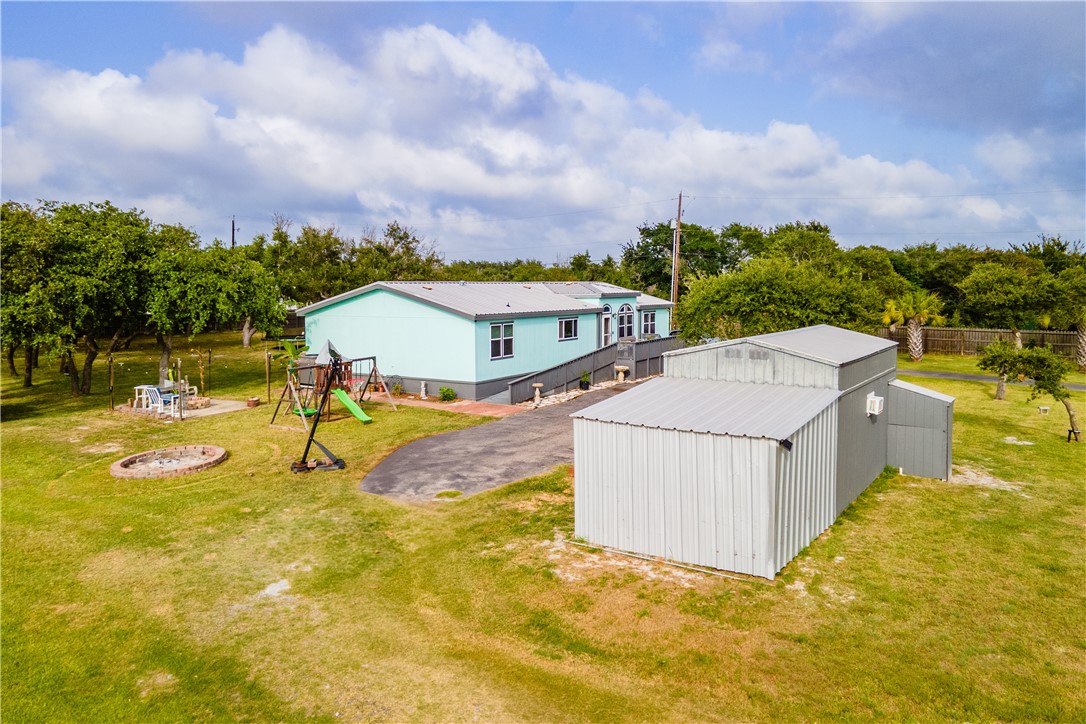 2502 Mundine Property Photo 3