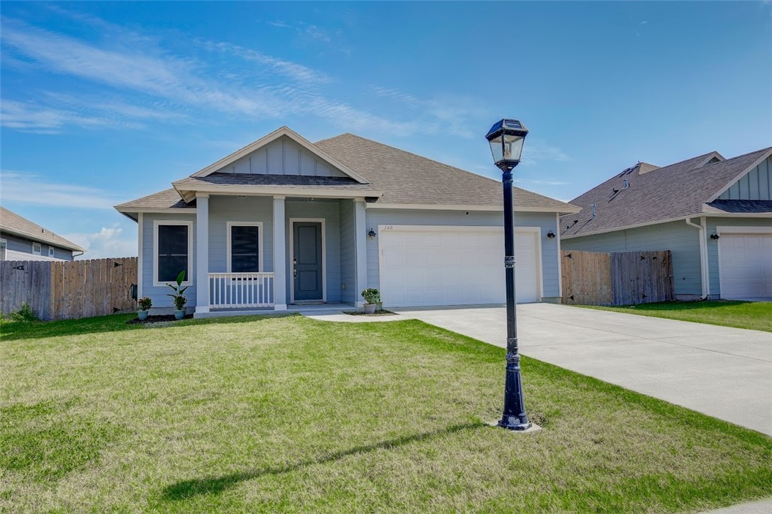 140 Shadow Moss Property Photo 1