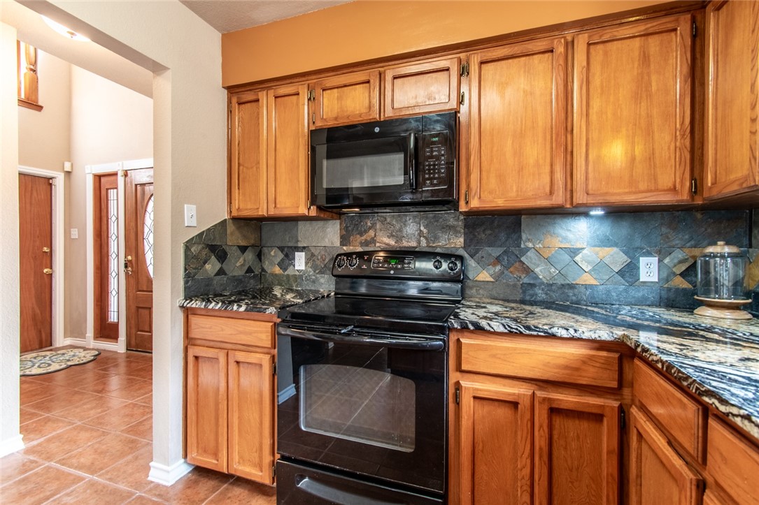 2725 Persimmon Property Photo 9