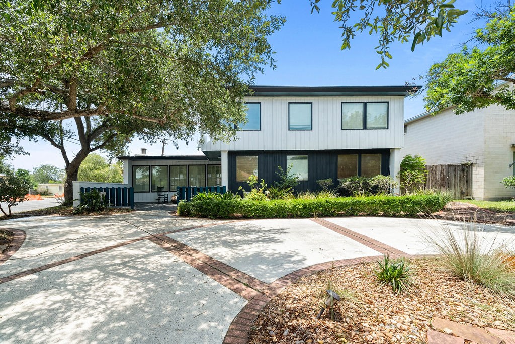 256 Melrose St Property Photo