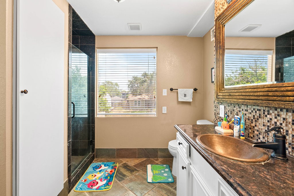 256 Melrose St Property Photo 22