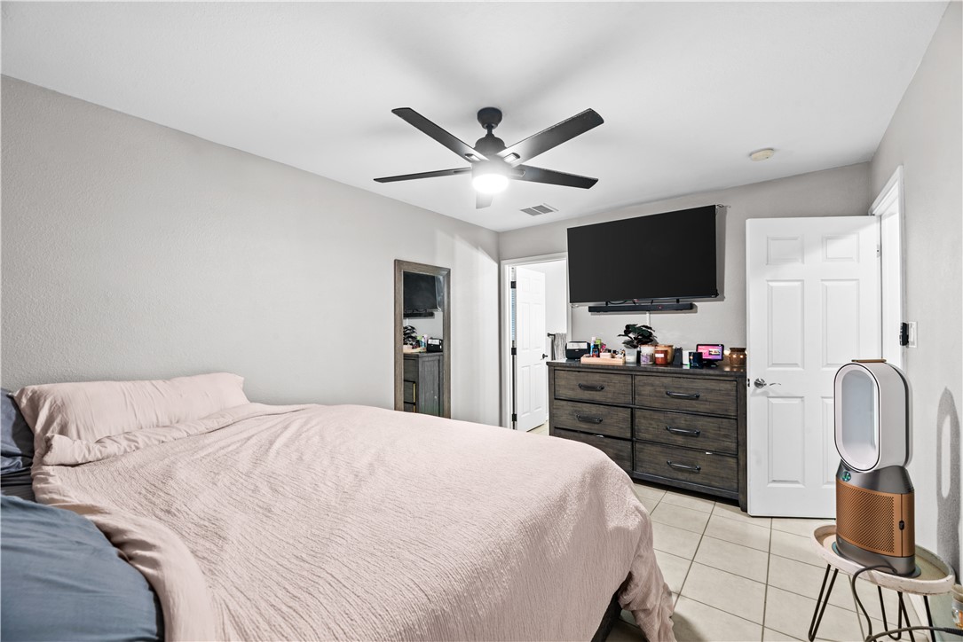 1103 Vela St Property Photo 11