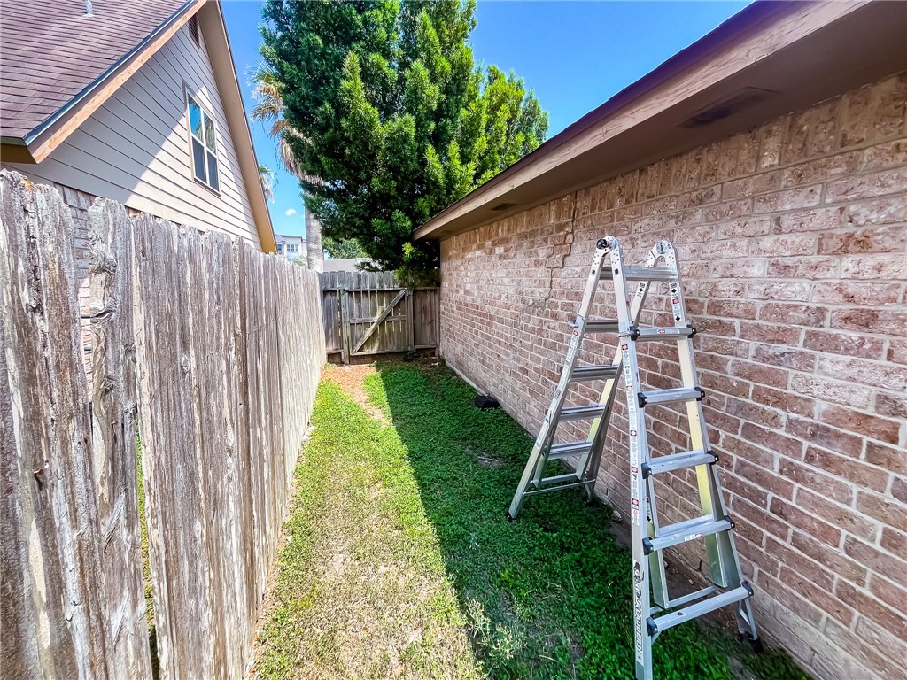 4321 Woodland Creek Dr Property Photo 16