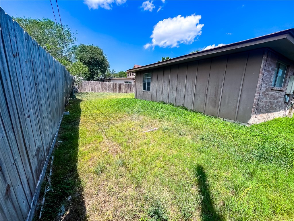 4321 Woodland Creek Dr Property Photo 17