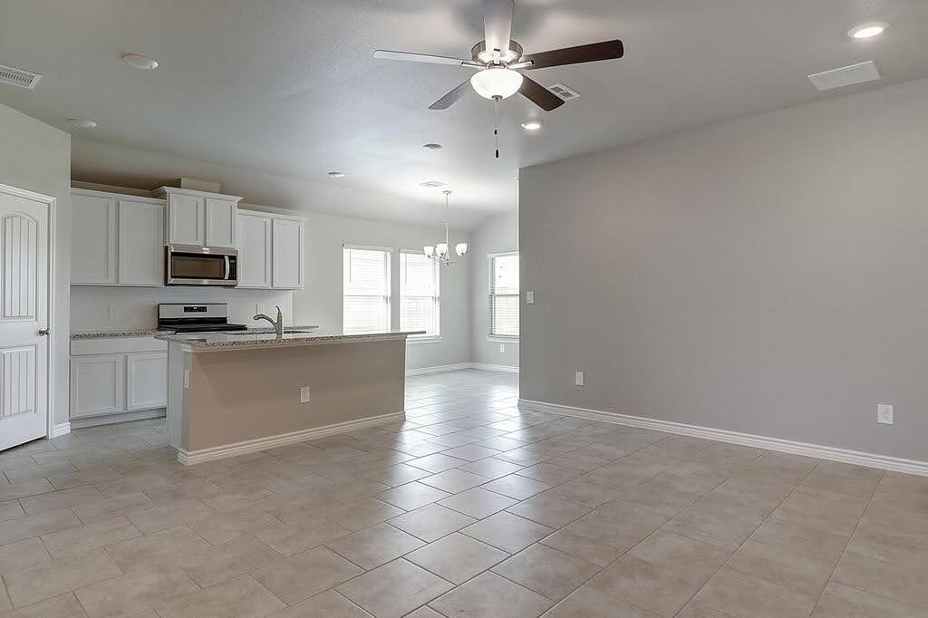 1269 Carnaby St Property Photo 4