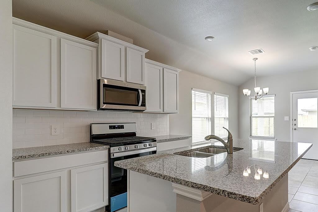 1269 Carnaby St Property Photo 11