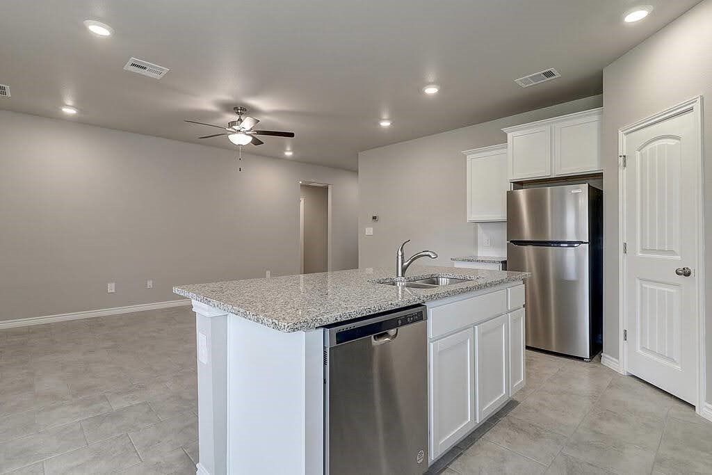 1269 Carnaby St Property Photo 15