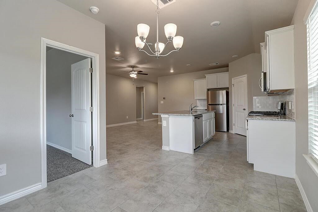 1269 Carnaby St Property Photo 20