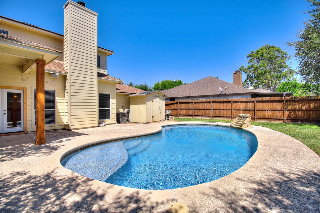 5101 Cavendish Dr Property Photo 2