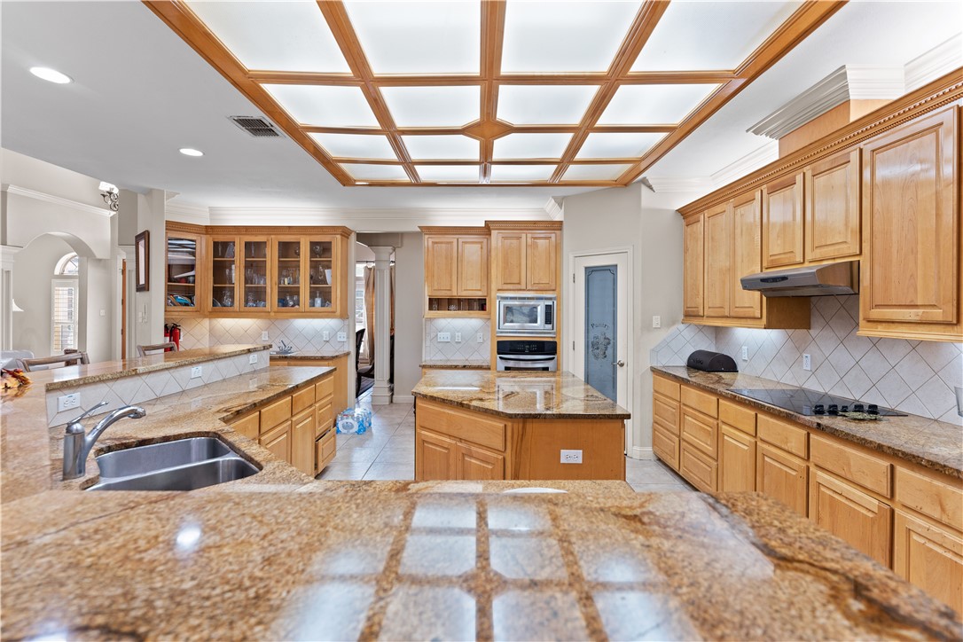 6210 Blankenberge Dr Property Photo 11