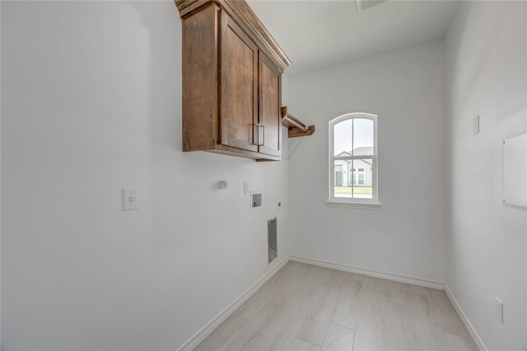 103 Sapphire St Property Photo 13