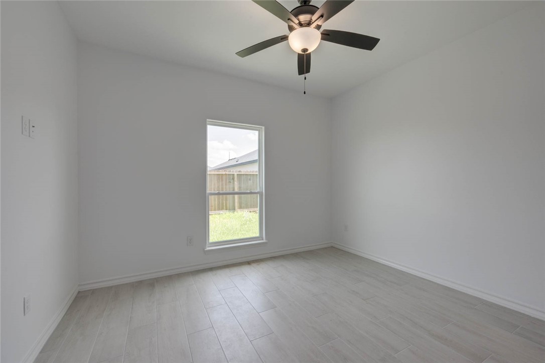 103 Sapphire St Property Photo 28