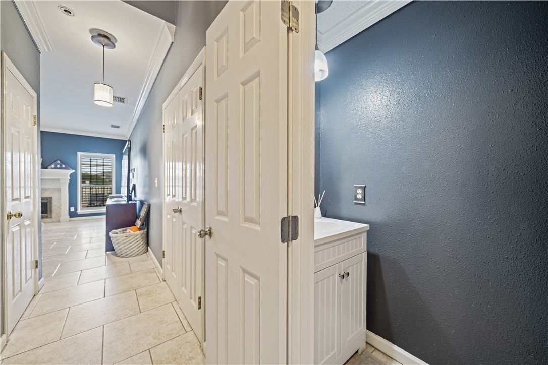 7905 Etienne Dr Property Photo 16