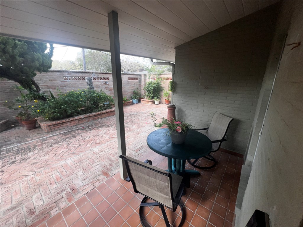 5445 Ocean Dr Property Photo 3