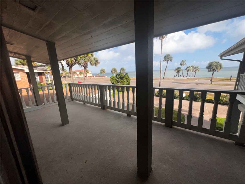 5445 Ocean Dr Property Photo 18