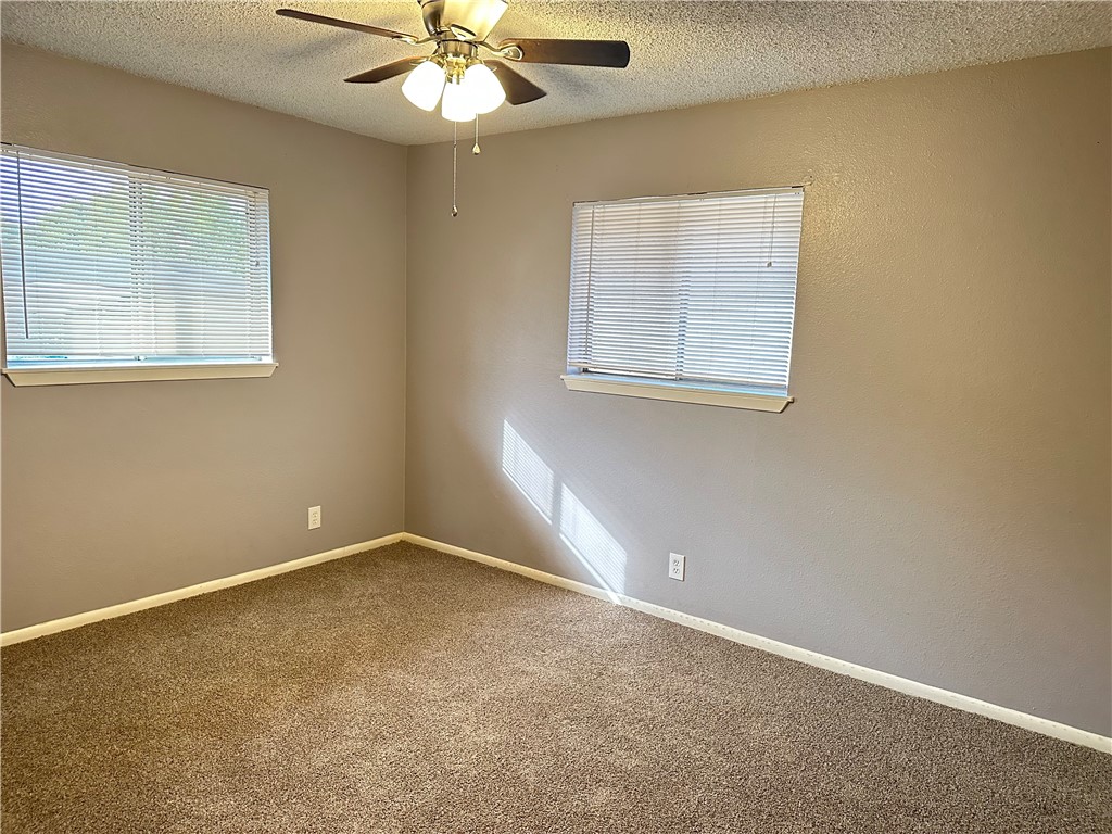 1041 Comal St Property Photo 7