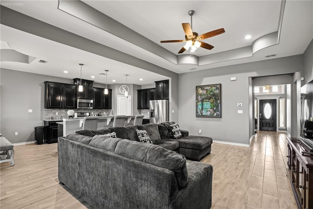 3921 Woodhouse Property Photo 6