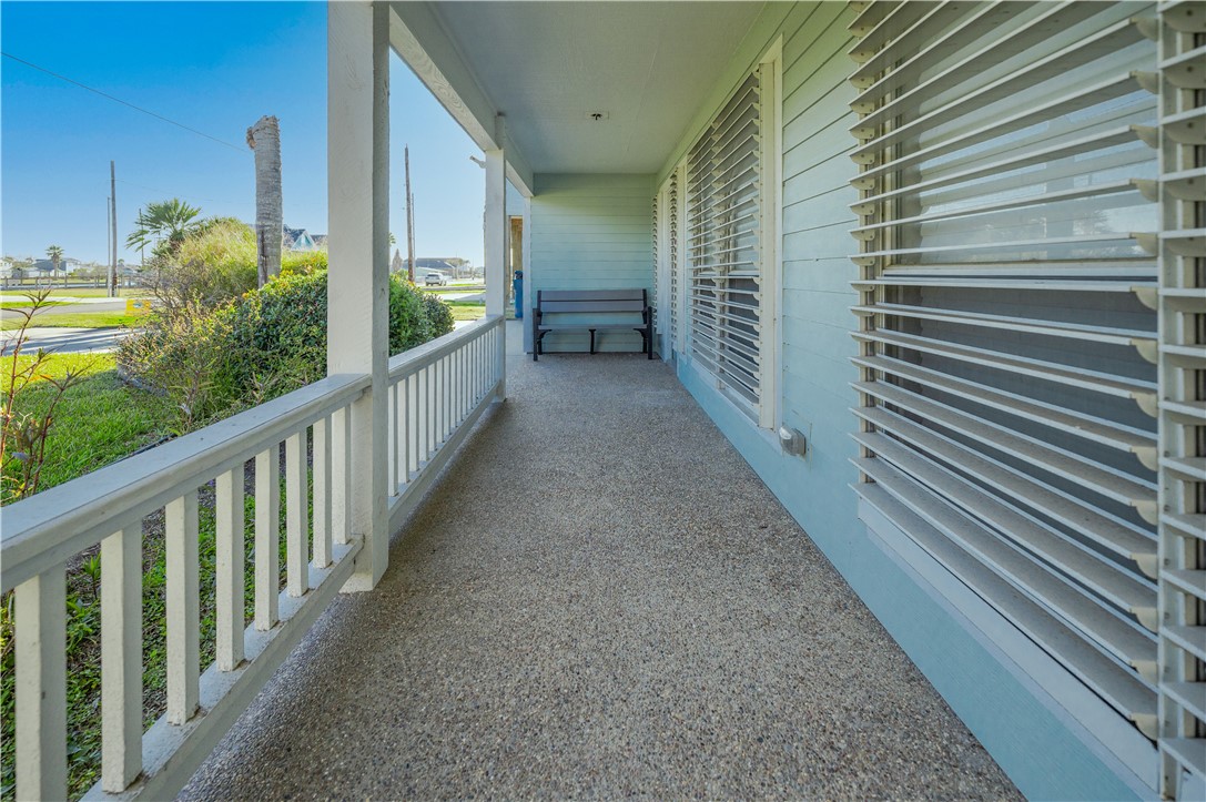 202 Ridge Harbor Dr Property Photo 5