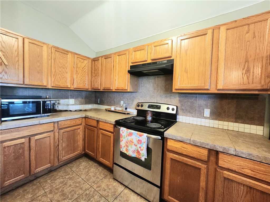 2305 Kazmir Dr Property Photo 8