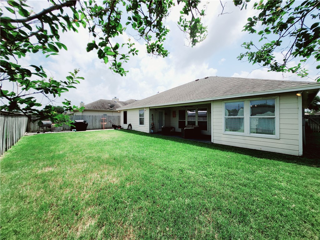 2305 Kazmir Dr Property Photo 21
