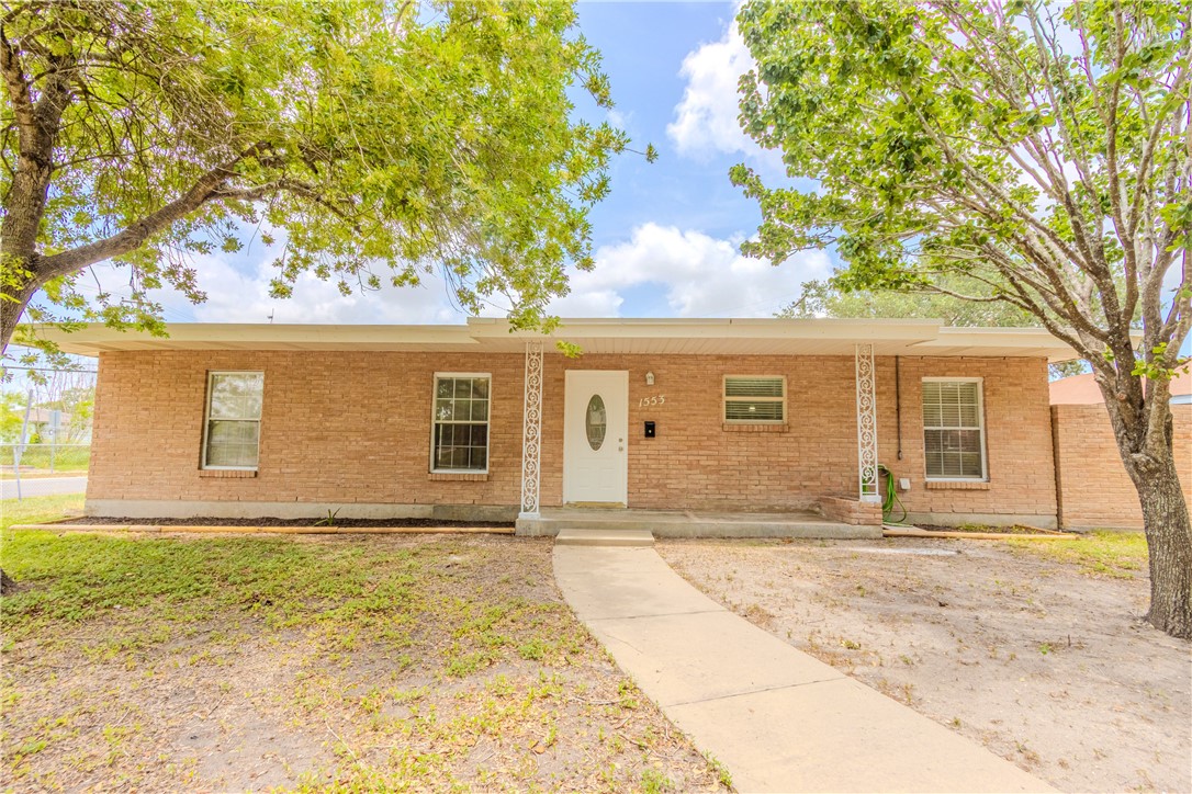 1553 Casa Grande Dr Property Photo 1