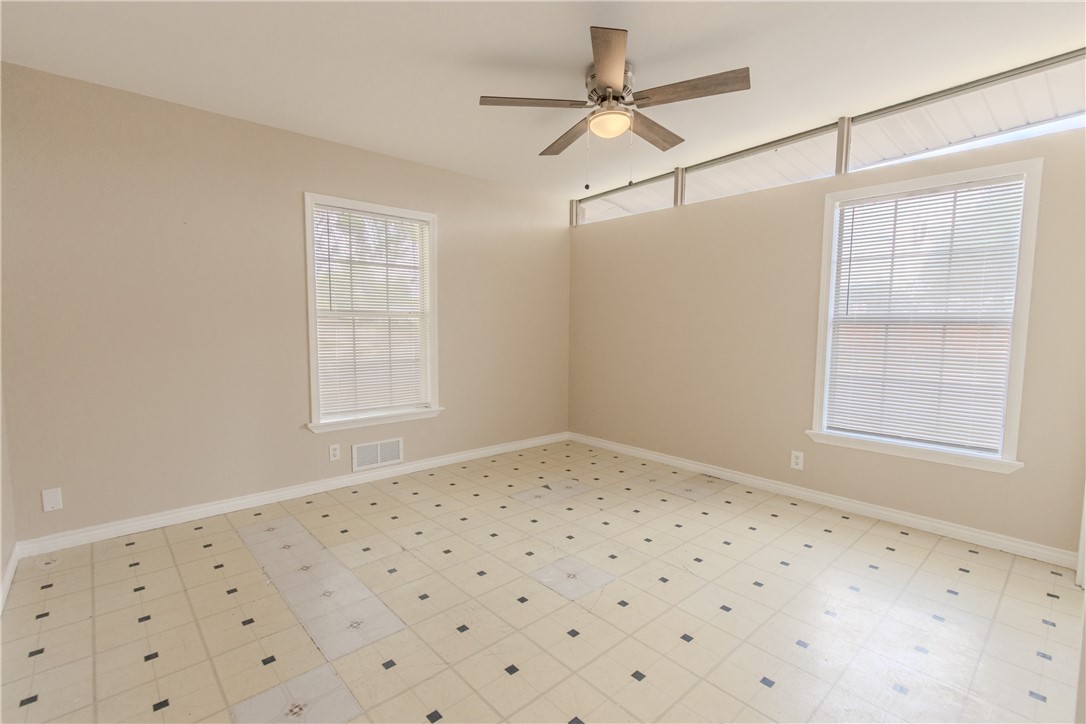 1553 Casa Grande Dr Property Photo 23