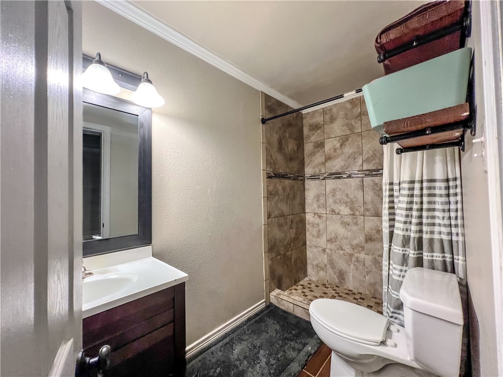 1217 Rose Dr Property Photo 6