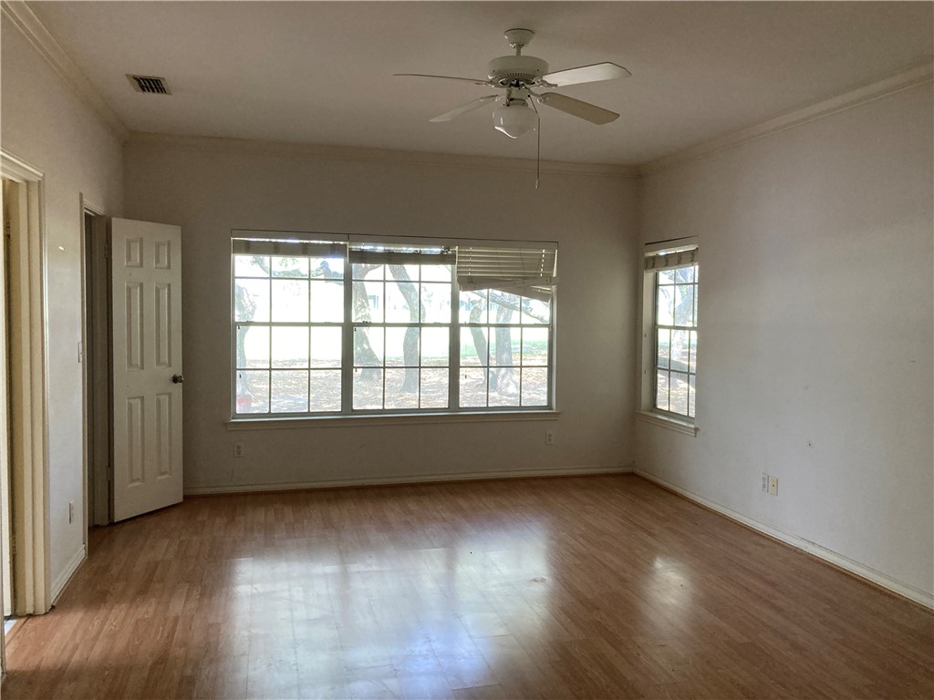 113 Royal Oaks Dr Property Photo 5