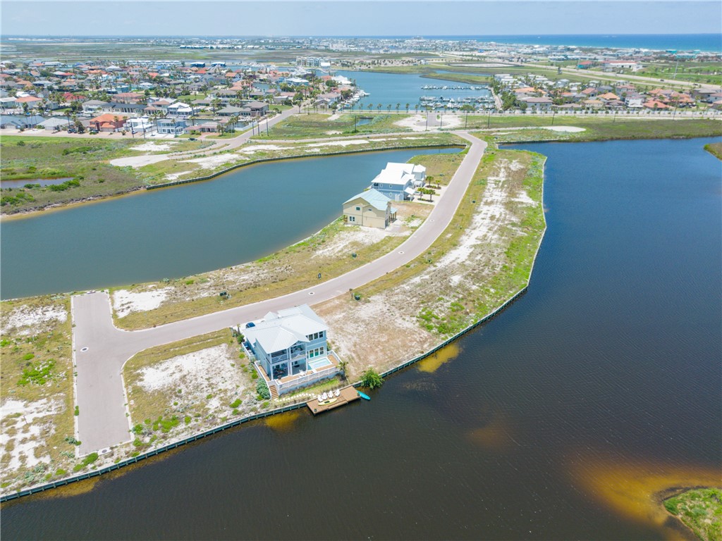 152 Laguna Isles Dr Property Photo 3