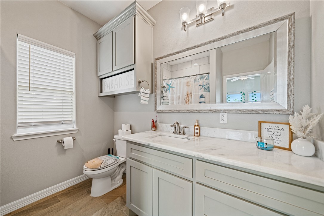 15433 Finistere St Property Photo 17