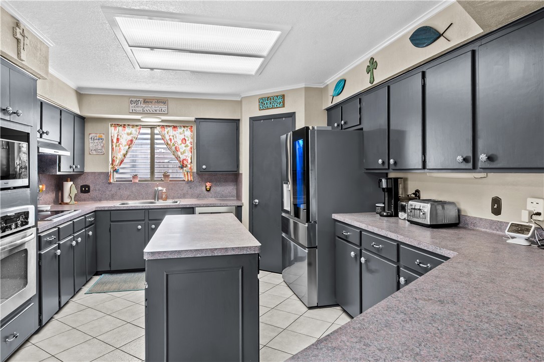 3750 Castle View Property Photo 12