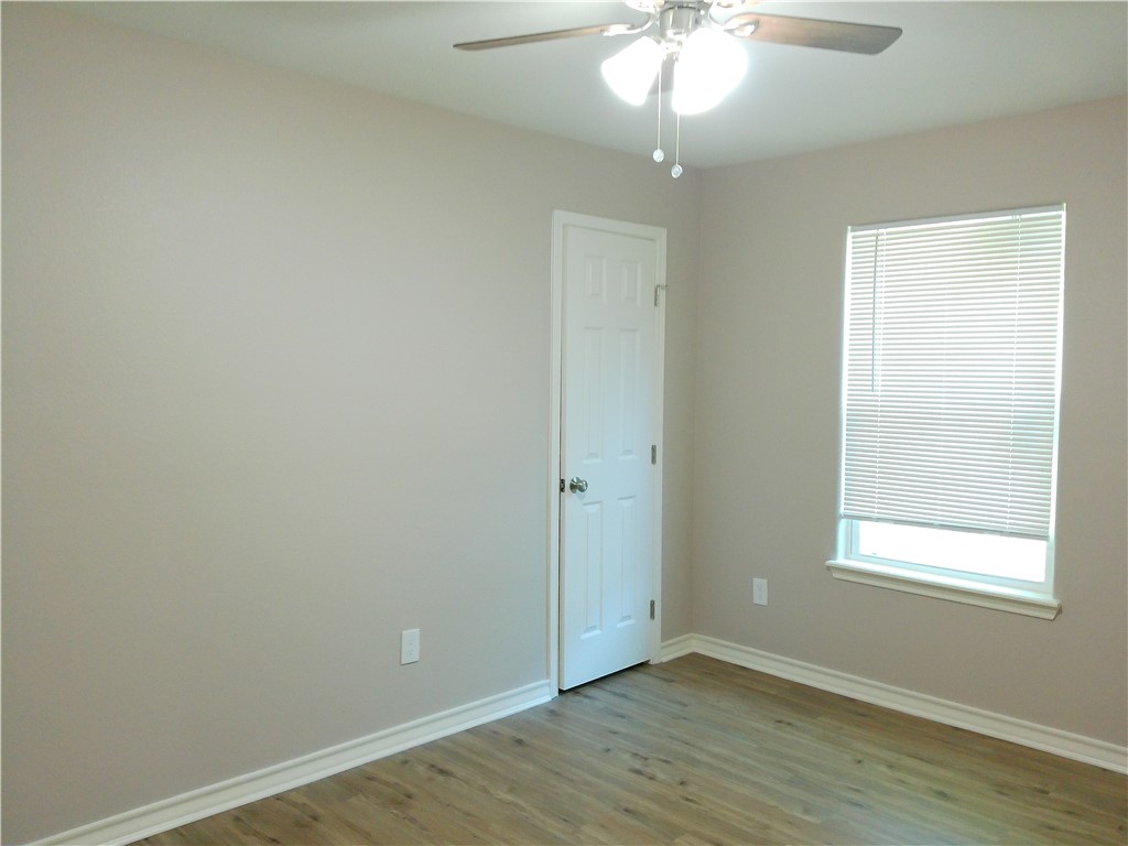 715 Mohawk St Property Photo 5