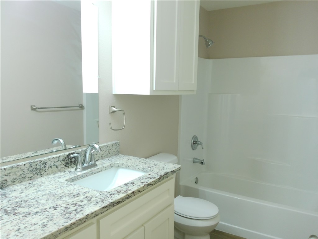715 Mohawk St Property Photo 6