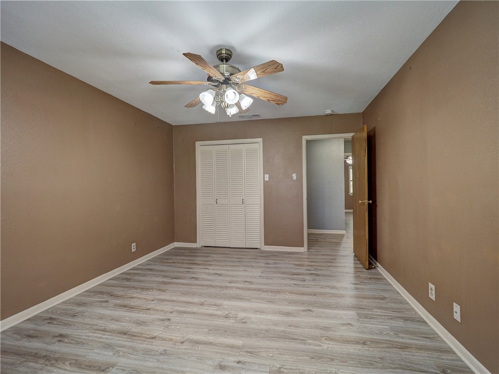 1540 W Deberry Ave Property Photo 16