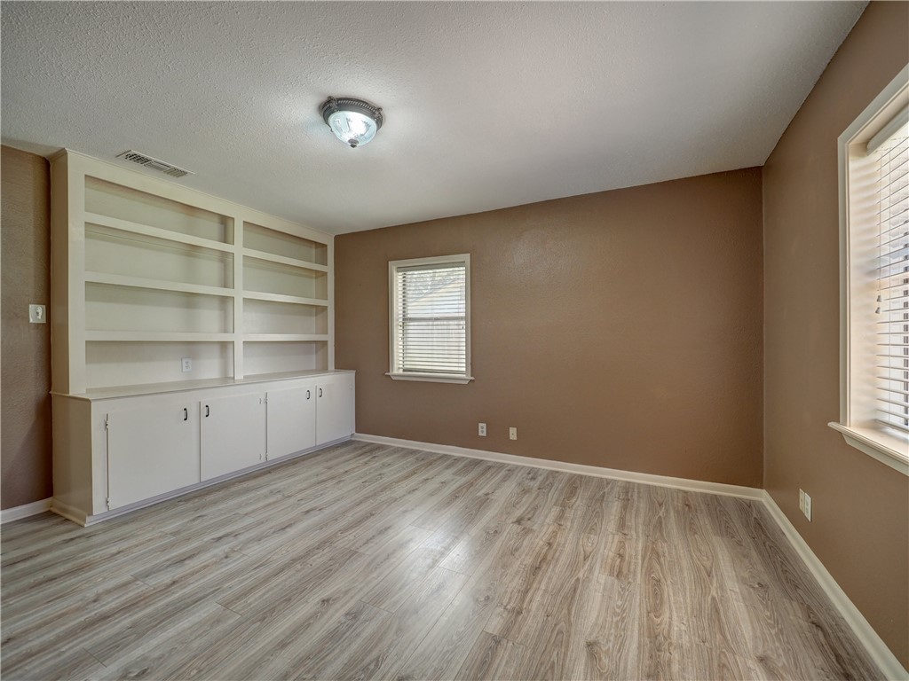 1540 W Deberry Ave Property Photo 17