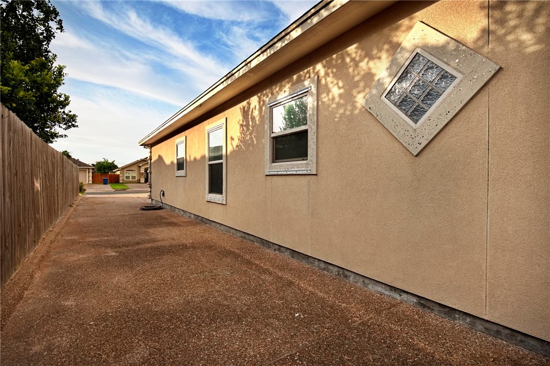 3813 Elvis Dr Property Photo 30
