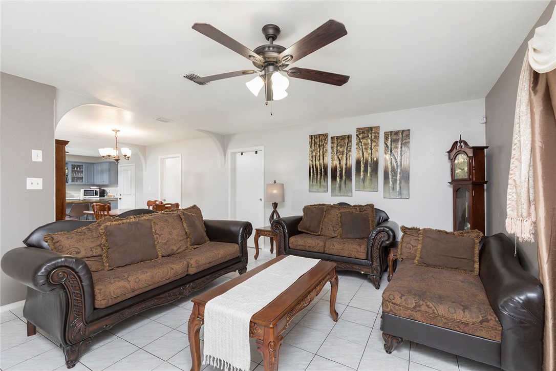 1124 Orange St Property Photo 3