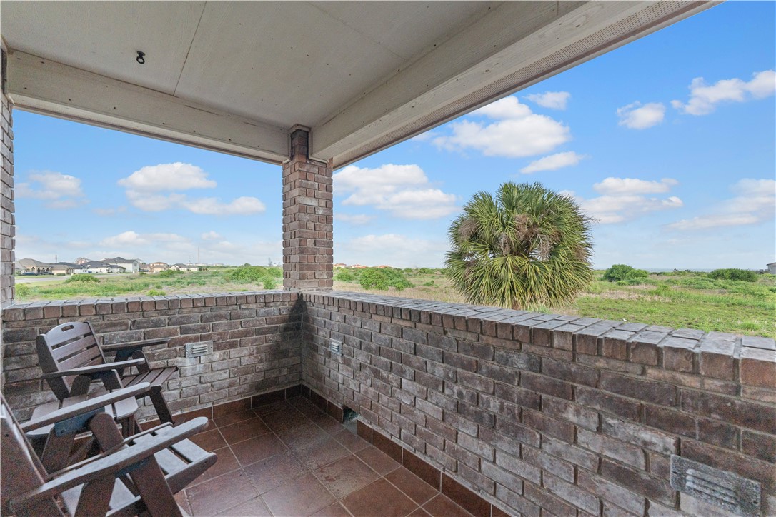 214 Country Club Blvd Property Photo 22