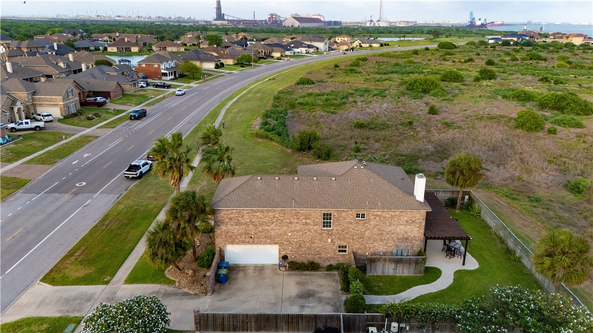 214 Country Club Blvd Property Photo 39