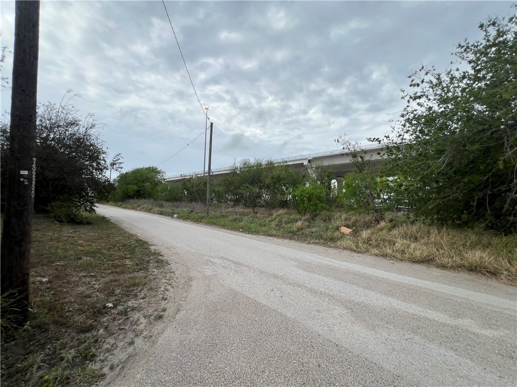 1404 Frank St Property Photo 6
